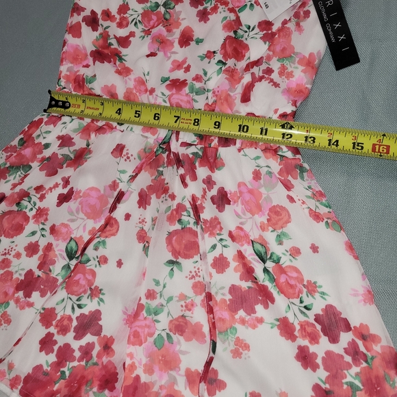 sleeveless floral romper - Picture 6 of 8